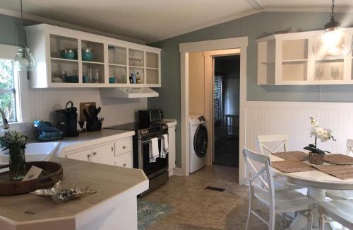 Burton House | Beaufort SC New Renovation, Close to Parris Island, Historic Downtown, Beautiful Beaches, Sleeps 7