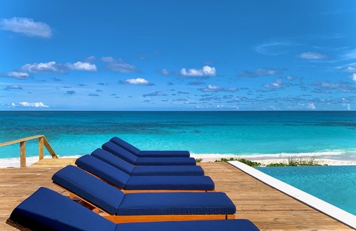 Farmer's Hill House | BeauSoleil Beach House, Luxury Private Ocean Front with Infinity Pool/Hot Tub