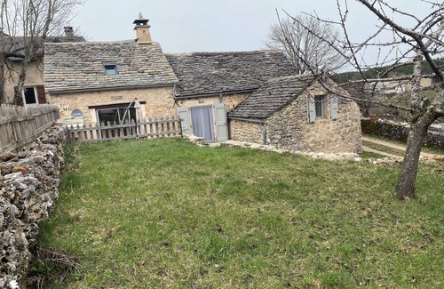 Saint-Pierre-des-Tripiers House | Beautiful Caussenarde house on the Causse Méjean Lozère