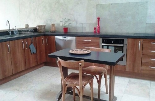 Saint-Quentin-la-Poterie House | Beautiful village house with pool and garden