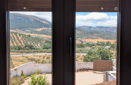 Villanueva del Trabuco Apartment | Beautiful studios with mountain views
