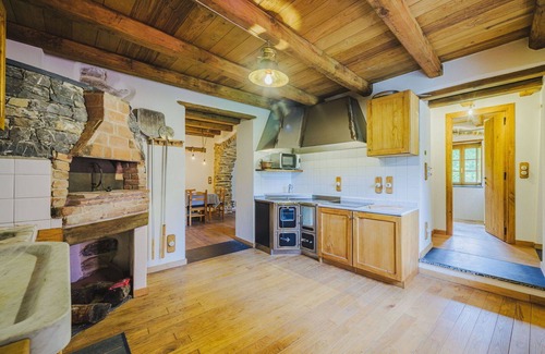 Velva Apartment | Beautiful apartment for 4 guests with WIFI, TV, patio and parking