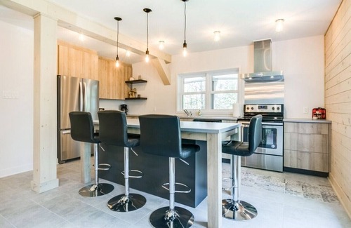 St-Adolphe-d'Howard House | Beautiful cottage for rent with access to the Lac Long (Le Grand Shack)