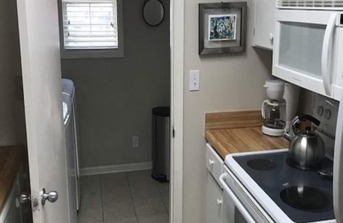 Saint Simons Heights Condo | BEAUTIFULLY DESIGNED CONDO, JUST ONE MILE TO BEACH! CLOSE TO EVERYTHING YOU NEED