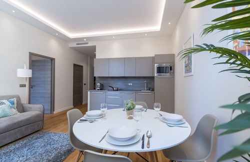 Quartier du Port Apartment | Beautiful 1 Bdr Place du Pin