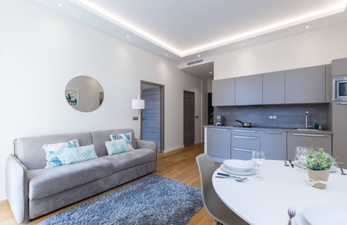 Quartier du Port Apartment | Beautiful 1 Bdr Place du Pin
