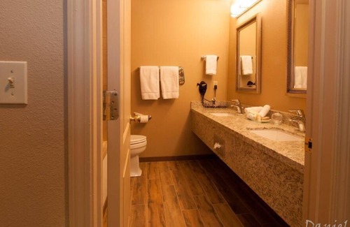 Columbia Falls House | Beautiful 1 Bed Inn Room At Meadow Lake Resort