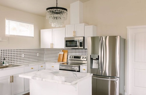 Highland House | Beautiful 1 Bedroom Home in Kennewick