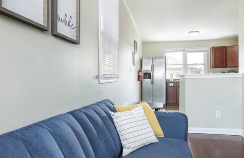 Italian Village Apartment | Beautiful 1 Bedroom Near Short North