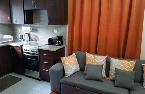 Eastwood Park Apartment | Beautiful 1 bedroom suite
