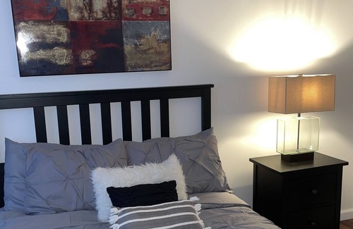 Hicksville Apartment | Beautiful 1 bedroom near everything!