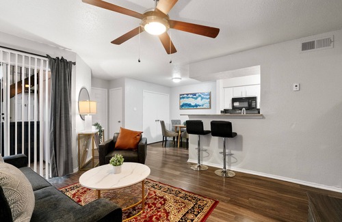 University Hills and Windsor Park Apartment | Beautiful 1BD/1BA in University Hills 3878