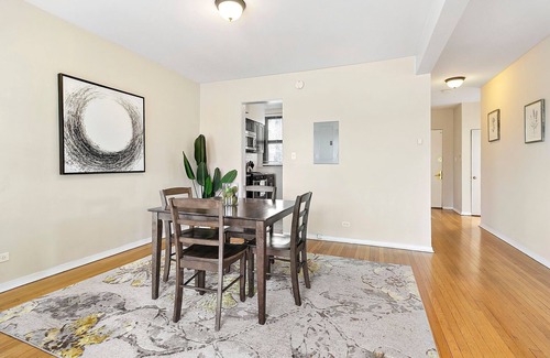Hyde Park Apartment | Beautiful 1BR Home in Historic Hyde Park Near University of Chicago