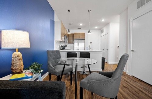 Riverside Apartment | Beautiful 1BR in Riverside 8110