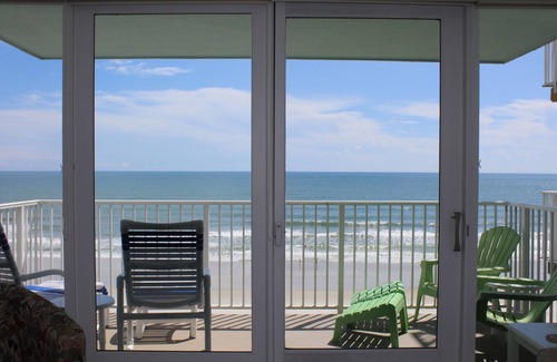 New Smyrna Beach Condo | Beautiful 2/2 DIRECT OCEANFRONT Condo w/OCEANFRONT Heated Pool on NoDrive Beach