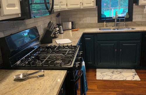 Clinton House | Beautiful 2,900 SqFt 3B Clinton home, Close to Hamilton College, TS Casino