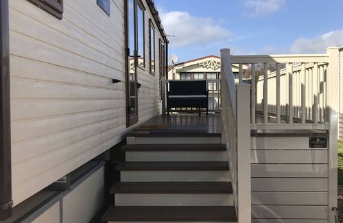 Tiddington House | Beautiful 2-bed Caravan in Stratford-upon-avon