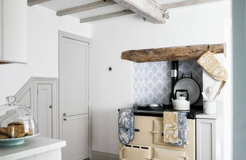 Ripley Cottage | Beautiful 2 bedroom village cottage