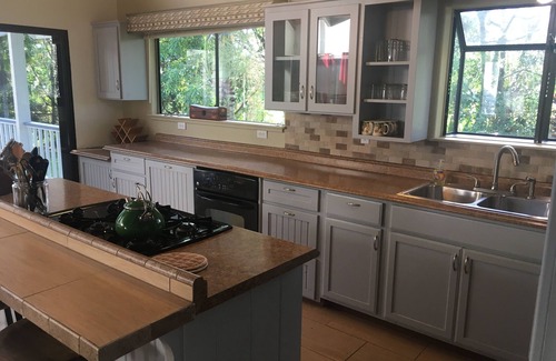 Keaau House | Beautiful 2 Bedroom, 1 bath, full kitchen, secluded acre of gardens