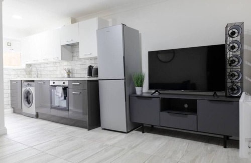 Cathays Apartment | Beautiful 2 Bedroom Apartment Near City Centre