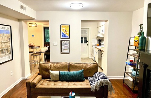 Savannah Victorian District Apartment | Beautiful 2-bedroom apartment by Forsyth Park in Savannah