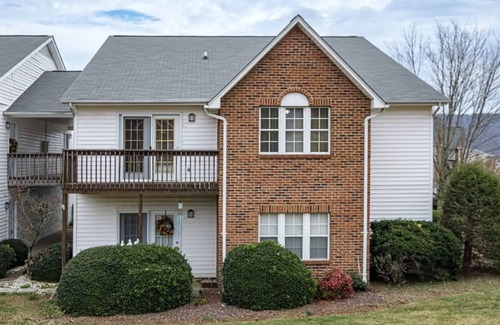 Lynn Garden Apartment | Beautiful 2 bedroom home w/pool in Kingsport