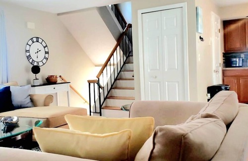 Worcester House | Beautiful 2 bedroom home near Hospitals