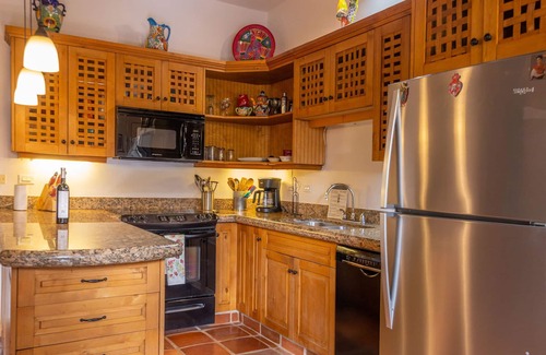 Nopolo House | Beautiful 2 bedroom home in Founder - A close walk to the beach and Wine cellar