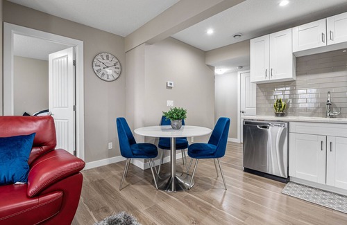Sage Hill House | Beautiful 2-bedroom suite. Ventilation is amazing! You will love it!