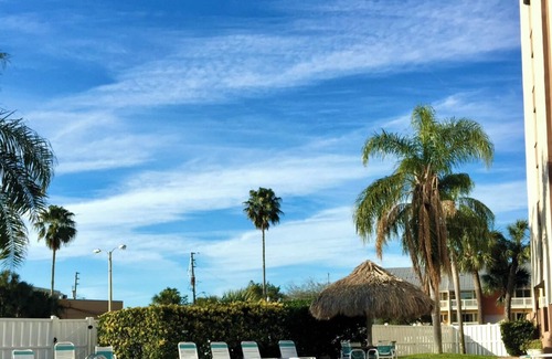 Island Estate Condo | Beautiful 2 bedroom Condo 1/2 mile from Clearwater beach
