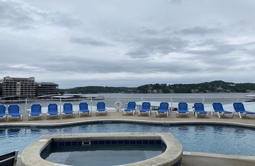 Lake Ozark Condo | Beautiful 2-Bedroom, 6th Floor Condo located on Horseshoe Bend.
