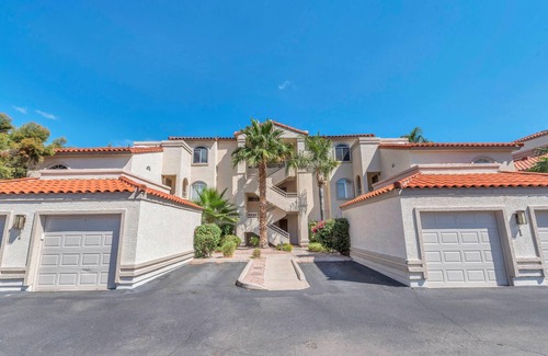 Scottsdale Ranch Condo | Beautiful, 2 Bedroom Lake Front Condo in The Scottsdale Bay Club