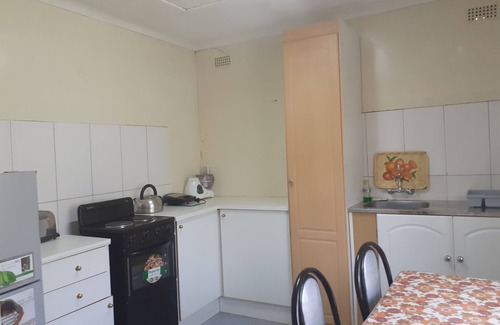 Harare House | Beautiful 2-Bedroomed Guest Cottage in Harare