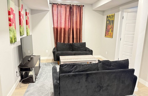 Airdrie House | Beautiful 2 Bedrooms basement suite