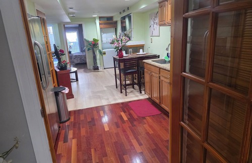 Dupont Circle Apartment | Beautiful 2-BR Apt Sleeps 5 Fabulous Location Historic Street Family-friendly