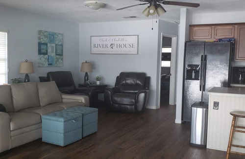 Welaka House | Beautiful 2 Story Home, w/Lift to 2nd Floor Balcony, on St Johns River Sleeps 10