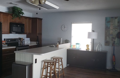 Welaka House | Beautiful 2 Story Home, w/Lift to 2nd Floor Balcony, on St Johns River Sleeps 10
