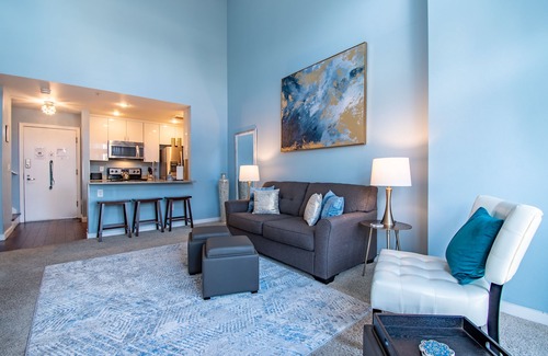 Belltown Condo | Beautiful 2 Story Penthouse @ the Heart of Seattle! with Pool and Free Parking