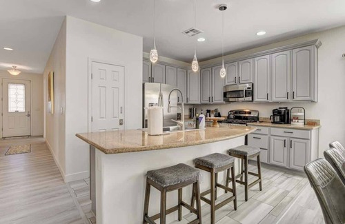 Enterprise House | ❤️Beautiful 2000sqft 4BR LV Home Perfect For Groups