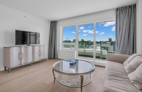 Richmond City Centre Apartment | Beautiful 2B+2B Condo Richmond
