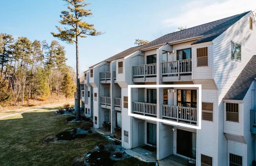 Acme Condo | 🏖️ Beautiful 2BDR Lake View Getaway @ The Shores ➠ 5579