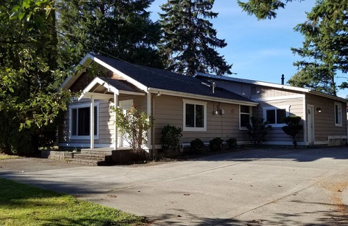 Bellingham House | Beautiful 2BR/2BA Spacious Home in an Amazing Location - Rare Gem!
