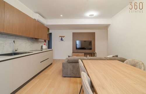 Il-Balluta Apartment | Beautiful 2BR designer home w/WIFI in St Julians