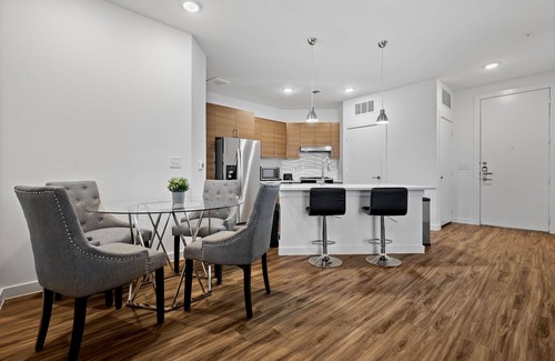 Riverside Apartment | Beautiful 2BR in Riverside 6275