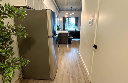 Elizabeth Apartment | Beautiful 2BR Next to Airport 1984