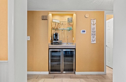 Ash Condo | Beautiful 2nd Row Condo + Free Attraction Tickets!