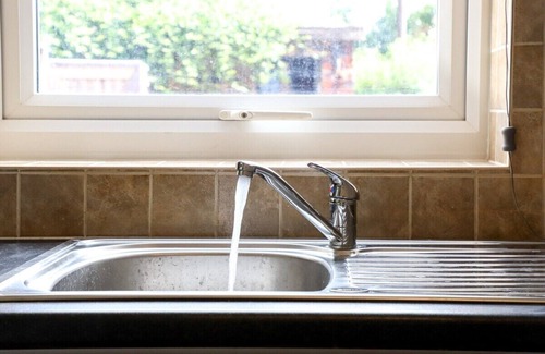 Hillsborough House | Beautiful 3 Bedroom house - Sleeps 5 Free parking