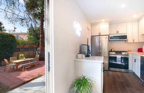 Valley Glen House | Beautiful 3 Bed 1 Bath Designer Home + Hot Tub