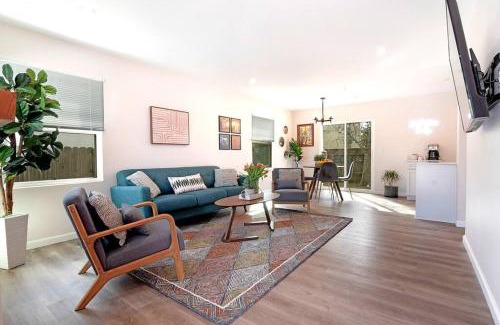 Valley Glen House | Beautiful 3 Bed 1 Bath Designer Home + Hot Tub