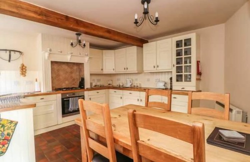 Longnor House | Beautiful 3-Bed House in Longnor near Buxton